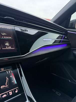 AUDI Q8 2021 image 8