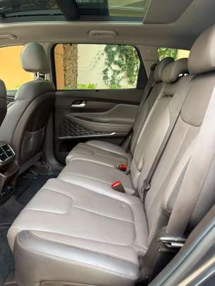 Hyundai Santa Fe 2020 full options image 9