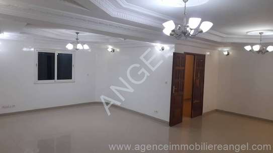 Ref_4209_GL Immeuble R+2 A VENDRE aux Mamelles image 3