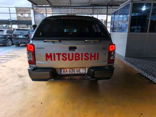 Mitsubishi L200 année 2022 image 4
