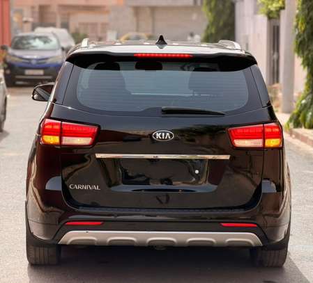Kia Carnival 2016/17 image 3