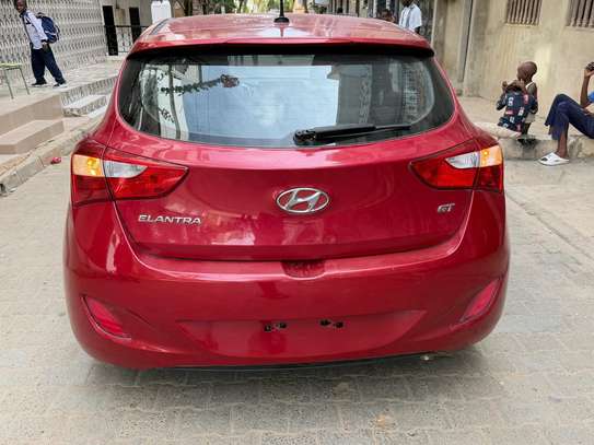 Hyndai Elantra Gt  2016 image 2