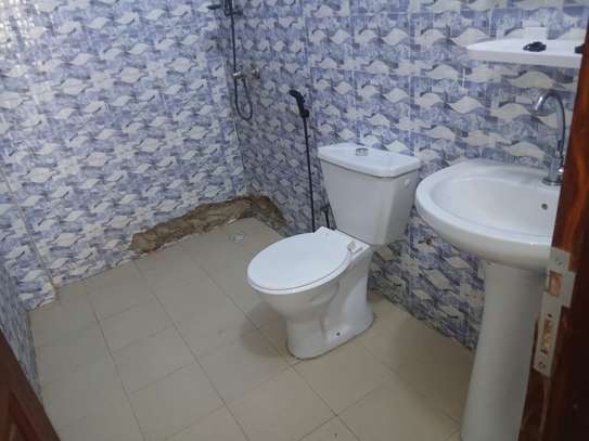 Un STUDIO À LOUER À GUÉDIAWAYE image 7