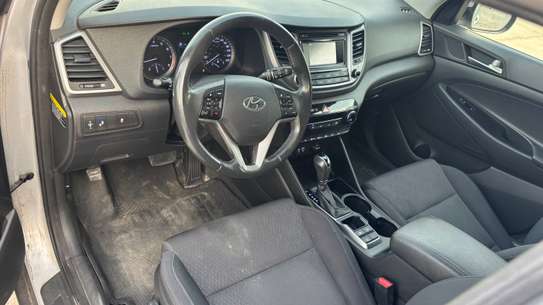 HYUNDAI TUCSON 2018 image 8
