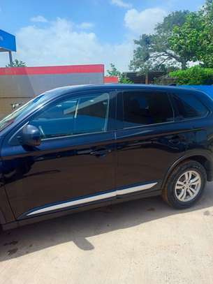 MITSUBISHI OUTLANDER 2019 image 4