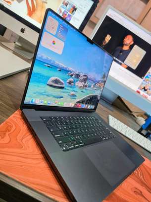 MacBook Pro 16 M3 image 3