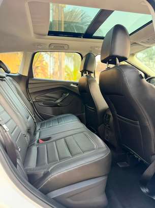 Ford SCAPE SUV blanche espace  polyvalent image 8
