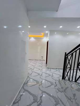 APPARTEMENT F4 À LOUER – OUAKAM, DERRIÈRE L’ÉGLISE BLEUE image 3