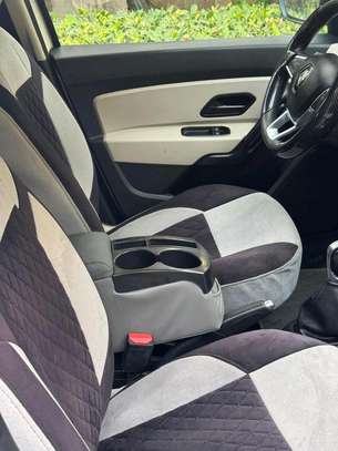 Renault duster 2019 image 2