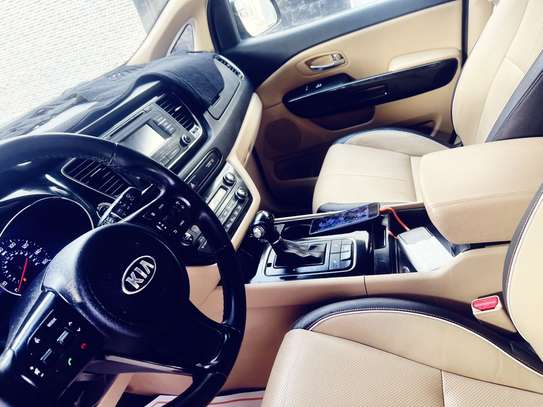 KIA SEDONE 2016 (voiture familiale) image 10
