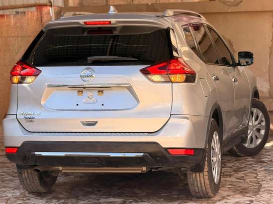 Nissan rogue image 6