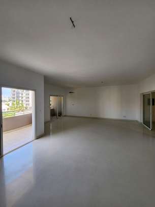 Appartement f4 avec piscine commune au 4 e étage image 3