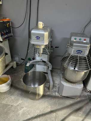 BATTEUR MÉLANGEUR OZTI OM  40 Litres image 2