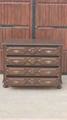 Commode image 3
