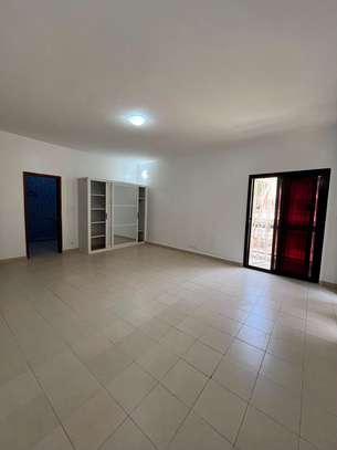 APPARTEMENT F5 À LOUER – NGOR ALMADIES. image 7