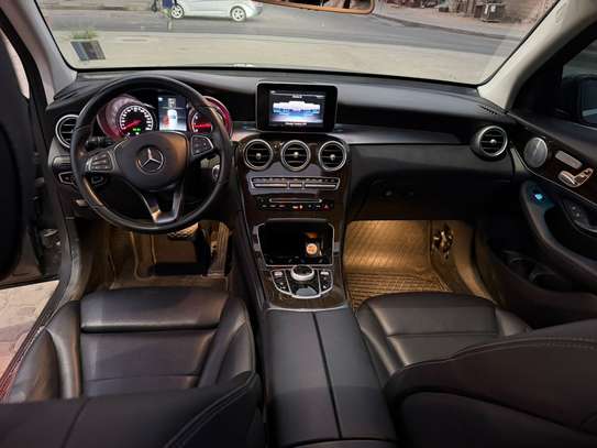 Mercedes GLC300 Année 2019 image 9