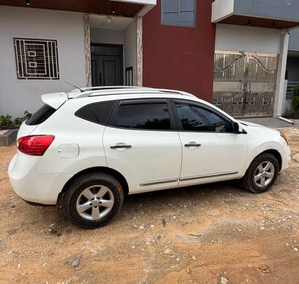 Nissan roque 4x4 image 7
