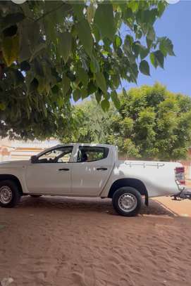 Pick up Mitsubishi L200 image 4