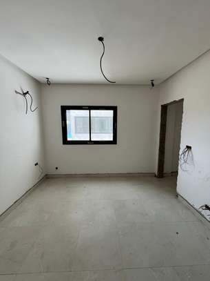 F5 de 225 m² à vendre à Mermoz image 3