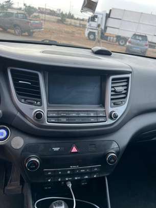 Hyundai Tucson Limited image 9