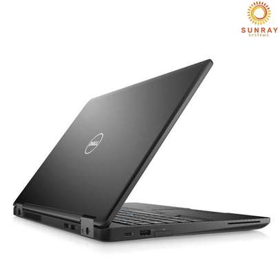 Dell 5570 i5 5th ram 8 15" pavé numérique image 3
