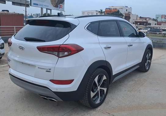Hyundai Tucson 2018 ultimate super clean image 3