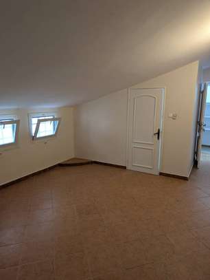 À LOUER – Une Petite Villa R+1 à Ngor image 7