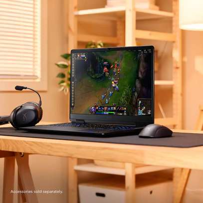 HP OMEN 2025 image 6