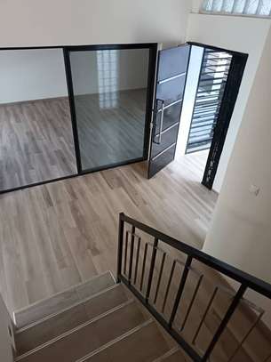 Villa F6 à louer aux Almadies image 7
