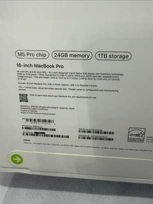 MacBook Pro M5 Pro 16 pouces Ram 24Go SSD 1To Scellé image 2