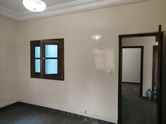 Appartement F3 pour bureau à louer à L6 ext image 3