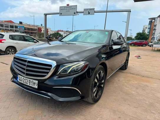 Mercedes Classe E 300 4matic Noir Essence Confort Élégance image 3