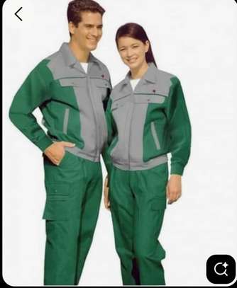 Tenues et gilets de travail image 2