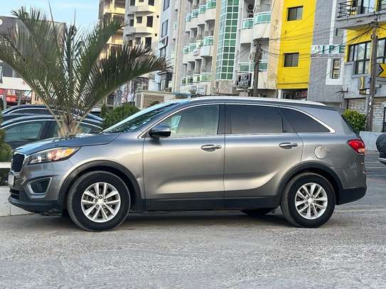 Kia Sorento image 4