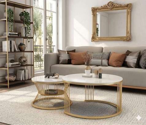 Table basse marbre blanc et bois doré design élégant image 9