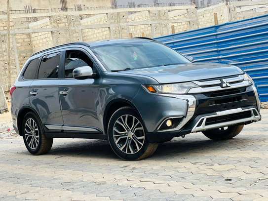 Mitsubishi Outlander SEL image 4