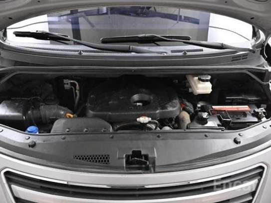 Hyundai Starex 2019, 82000 kms, 12 places diesel boîte auto image 13