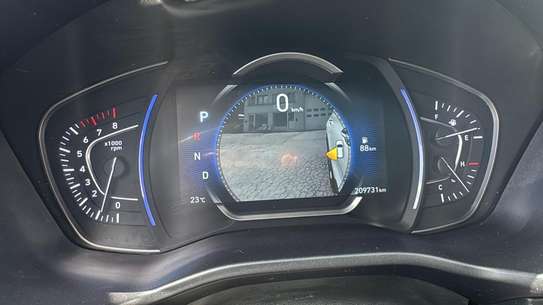 Hyundai Santa Fe image 10