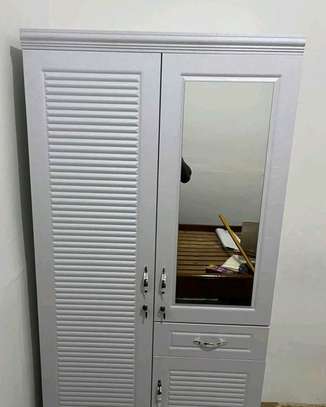 Armoire marron et blanc image 12