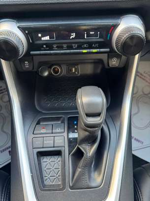 Rav 4 2021 image 2