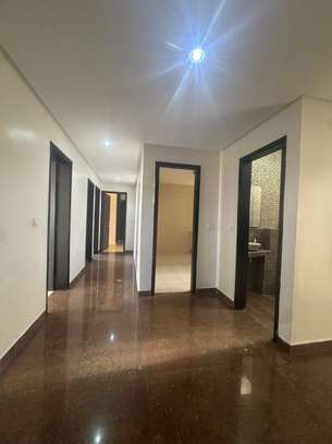 Superbe appartement de type F5 à louer au almadie image 10