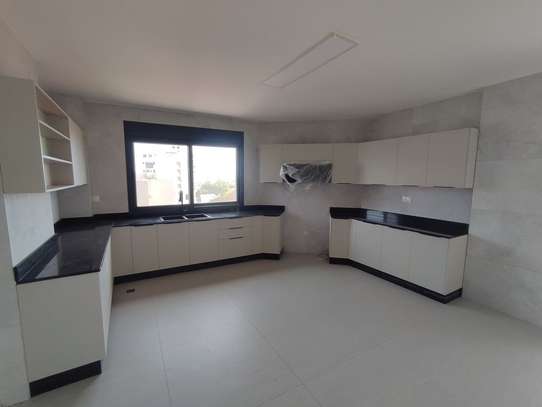 Appartement F4 à louer au Point E image 11