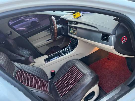 Jaguar XF 2017 full options image 8
