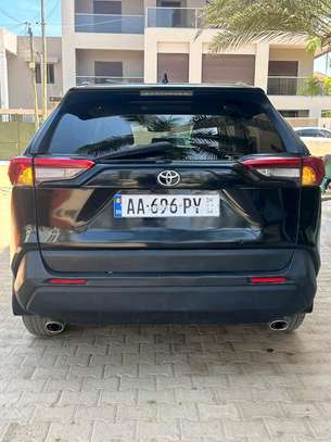 Toyota RAV4 2020 image 2