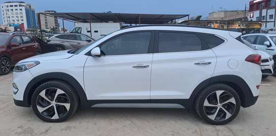 Hyundai Tucson 2018 ultimate super clean image 6