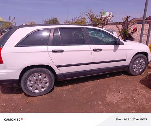 Chryster 2008 image 8