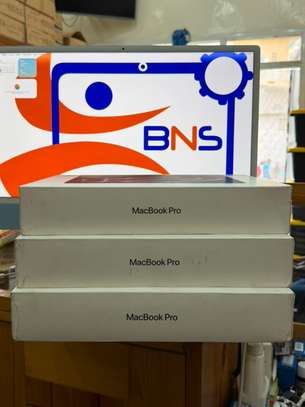 MacBook Pro 14 Pouces – Puce M5 (16 Go RAM, 512 Go SSD) image 2