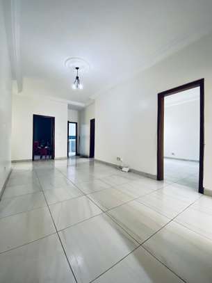 Appartement moderne à la Sicap Foire image 11