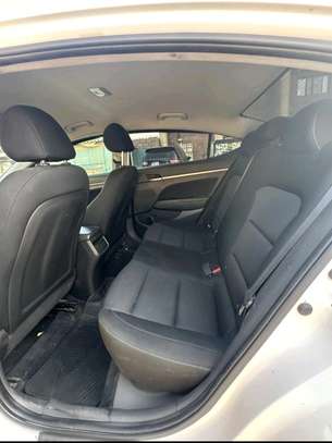 Huyndai Elantra 2017 image 8