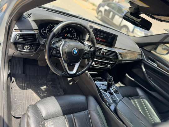 BMW* SERIE 5 530i* 🔘Année : *2017* image 12